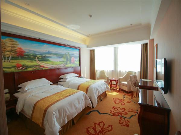 Na zdjęciu widoczny jest obiekt Vienna International Hotel Shandong Weihai Rongcheng położony w mieście Rongcheng.