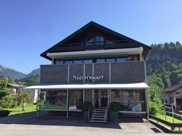 Na foto é possível ver o objeto Modern Holiday Home with Mountain View localizado na cidade de Vorderreuthe.