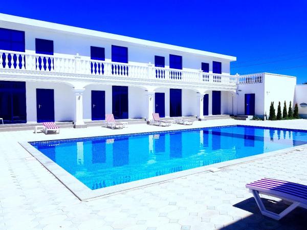 A la foto es mostra l'objecte Del Mare situat a la ciutat de Kapchagay.