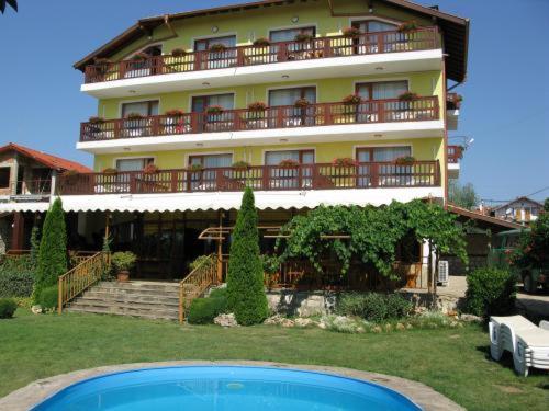 Margarita Hotel, Warna