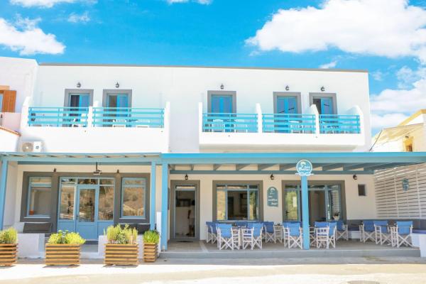 A la foto es mostra l'objecte Delfini Hotel situat a la ciutat de Kámbos.