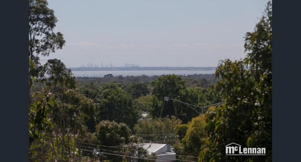På bilden syns objektet 6 Bedrooms/9 Beds Huge House|City+Park Views|Beach som ligger i staden Frankston.