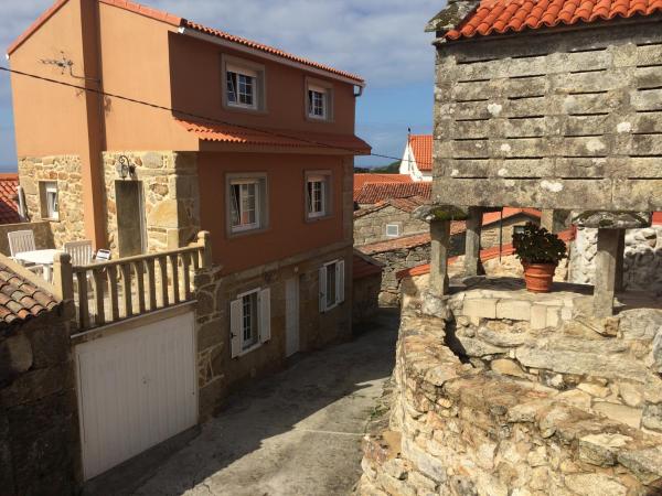 Auf dem Foto ist das Objekt Casa Louromar in der Stadt Louro zu sehen.