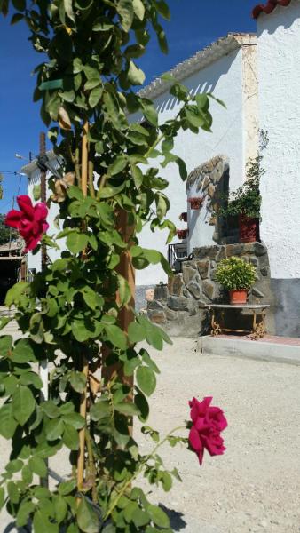 写真にはLos Carriones市にあるCueva de la abuelaが写っています。