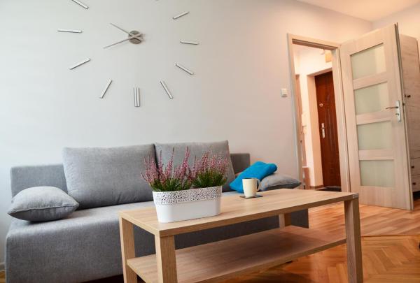 A la foto es mostra l'objecte Apartament Leliwa - Centrum - blisko dworca PKP - blisko Starówki - restauracje i sklepy w pobliżu - pierwsze piętro - możliwy kurs na lotnisko -faktura - kawa - herbata - English situat a la ciutat de Tarnów.