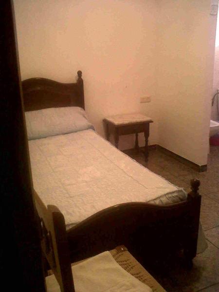 Na foto é possível ver o objeto Hostal Medina localizado na cidade de Olvera.