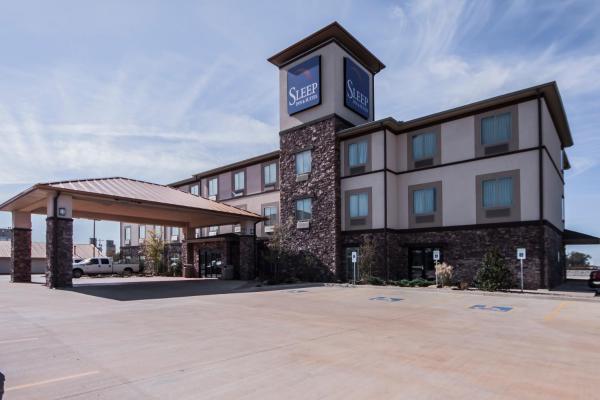 A la foto es mostra l'objecte Sleep Inn & Suites Hennessey situat a la ciutat de Kingfisher.
