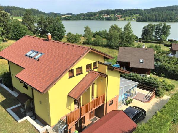 Na fotografii je vidět objekt PENZION HNAČOV nacházející se ve městě Plánice.