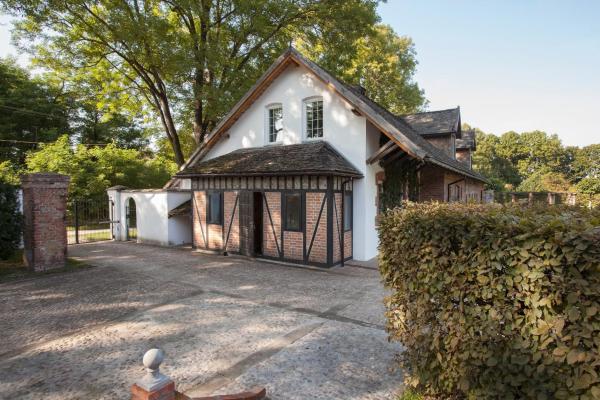 Na zdjęciu widoczny jest obiekt Dom Łowczego Gnoyna Park położony w mieście Pniewy.