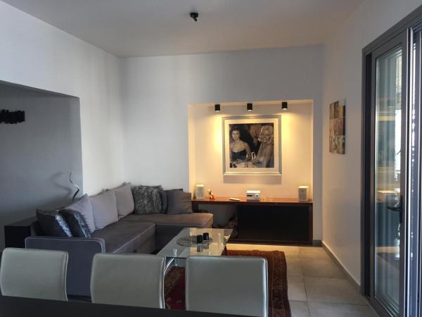 A la foto es mostra l'objecte Athens Penthouse Cosy Apartment situat a la ciutat de Atenes.