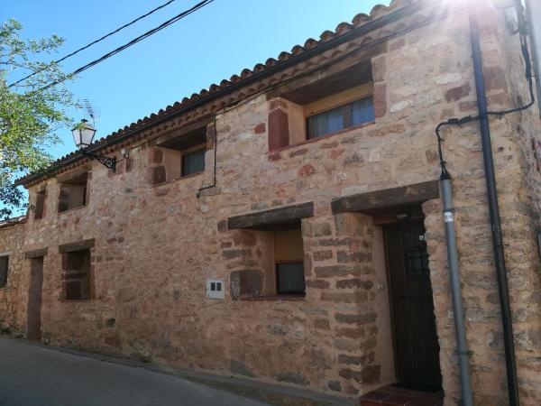 A la foto es mostra l'objecte Casa Rural La Muralla situat a la ciutat de Caracena.