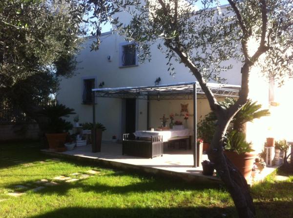 A la foto es mostra l'objecte Les Fleurs b&b situat a la ciutat de Bari.