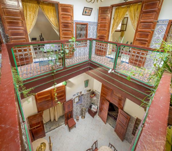 A la foto es mostra l'objecte La Colombe Blanche situat a la ciutat de Douar Doukkara.