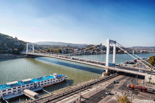 Foto 7: Riverside flat with King Castle view