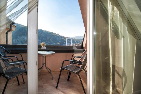 Foto 8: Riverside flat with King Castle view