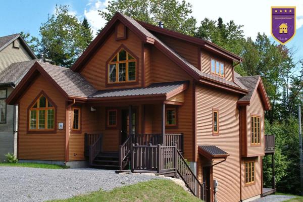 Nella foto è visibile l'oggetto Chalets Alpins- 39 Chemin des Skieurs situato nella città di Stoneham.