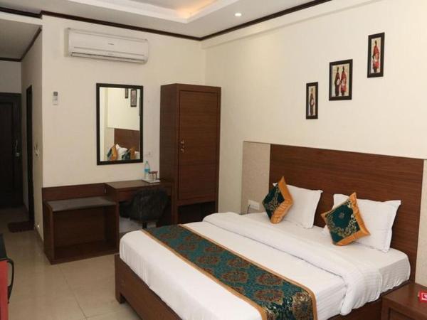 写真にはルディヤーナー市にあるHotel Vikrantが写っています。