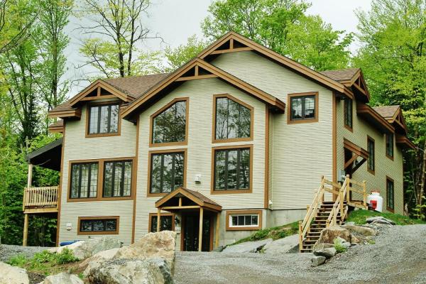 På billedet ses objektet Chalets Alpins - 40 Chemin des Skieurs beliggende i byen Stoneham.
