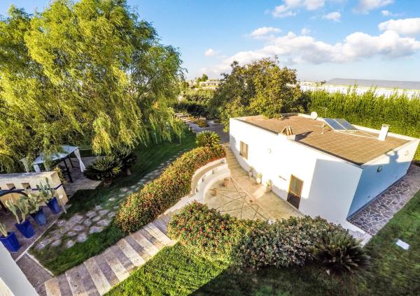 写真にはルッファーノ市にあるVilletta Le More - con Grande Giardino nel Cuore del Salentoが写っています。