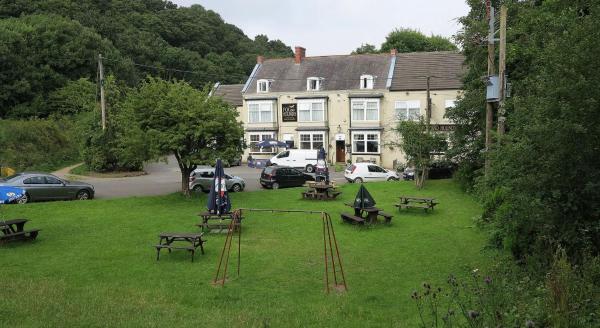 Foto 1: Fox & Hound Hotel