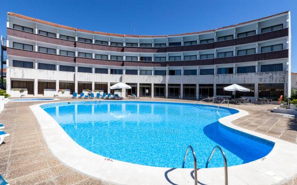 Na zdjęciu widoczny jest obiekt Hotel Meia Lua położony w mieście São João.