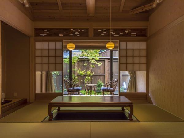照片显示了位于Kami-ikehara市的仙景汤乃谷日式旅馆物件。
