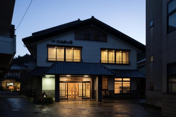 A la foto es mostra l'objecte Niemonya situat a la ciutat de Kamiichi.