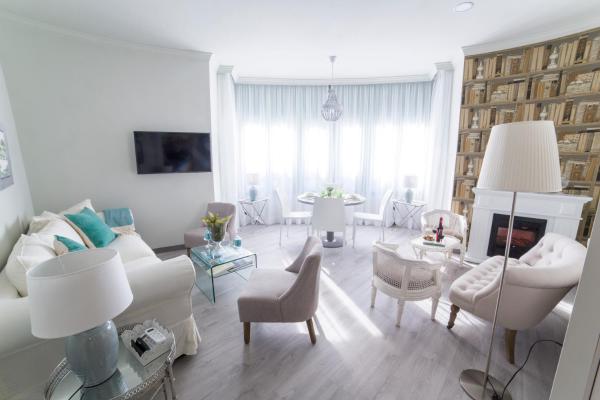 Na zdjęciu widoczny jest obiekt Gr Suites Boutique Alcazaba położony w mieście Malaga.