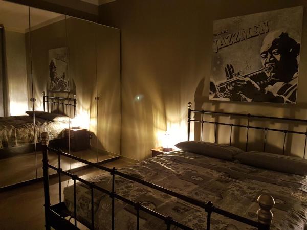 A la foto es mostra l'objecte Saint George's House centro-stazione-ospedali situat a la ciutat de Alessandria.