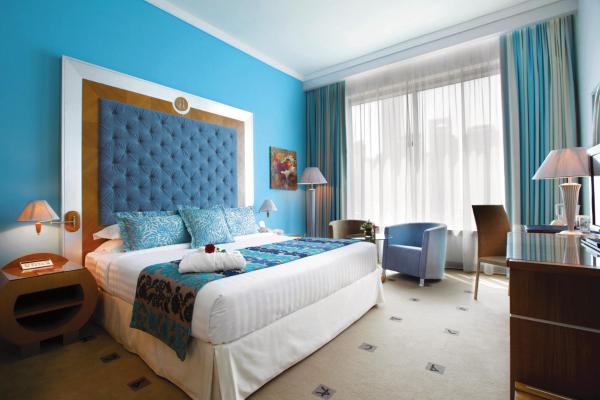På billedet ses objektet Marina Byblos Hotel beliggende i byen Dubai.