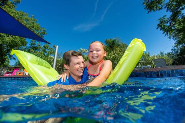 A la foto es mostra l'objecte Borderland Wodonga Holiday Park situat a la ciutat de Wooragee North.