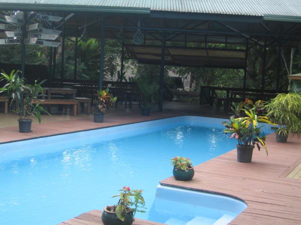 The photo shows the Rainforest Eco Lodge located in the city of Sarava.