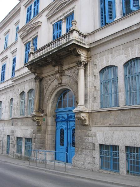 The photo shows the Hostel Veli Jože located in the city of Pula.
