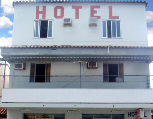 The photo shows the Hotel Ximenes located in the city of Córrego da Luz.