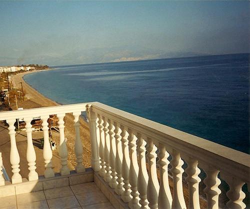 A la foto es mostra l'objecte Antonios Rooms situat a la ciutat de Akrata.