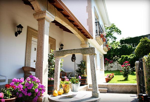 A la foto es mostra l'objecte Casa Lourido Lires situat a la ciutat de Lires.