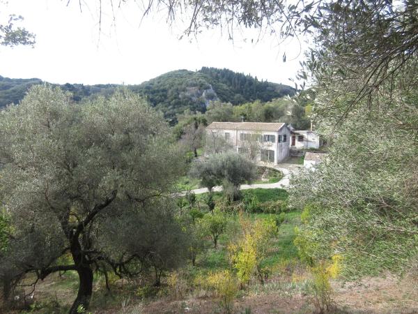 A la foto es mostra l'objecte George's house situat a la ciutat de Mármaron.