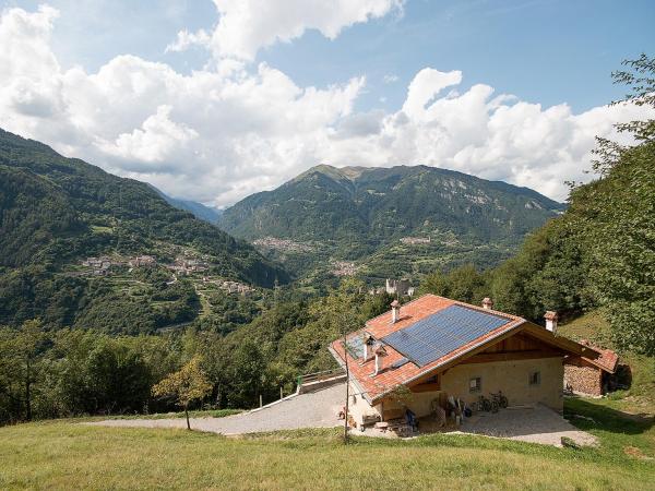 På billedet ses objektet agriturismo la Meta beliggende i byen Daone.