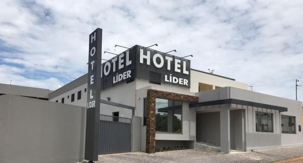 写真にはジャタイ市にあるLider Hotelが写っています。