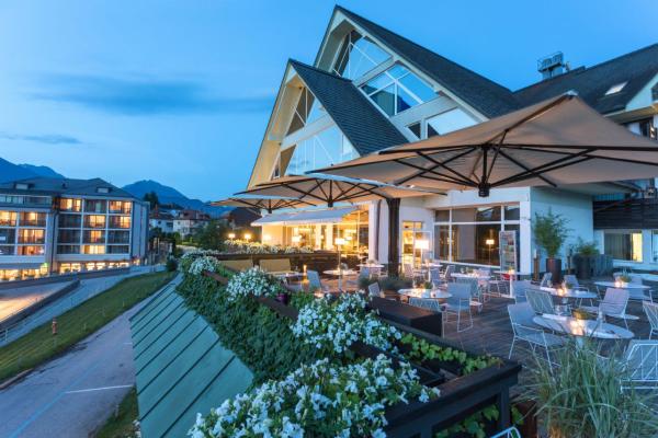 En la foto se muestra el objeto Hotel Kompas ubicado en la ciudad de Bled.