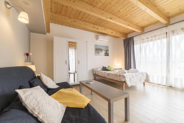 Na zdjęciu widoczny jest obiekt Peperino Attic Flat położony w mieście Ciampino.