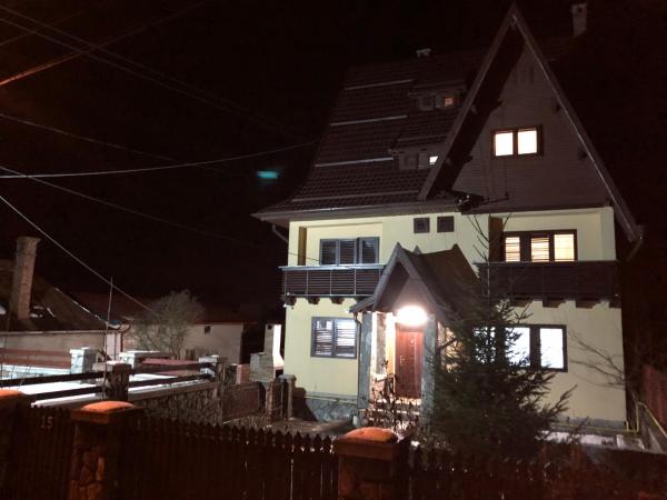 På billedet ses objektet Casa Mina beliggende i byen Buşteni.