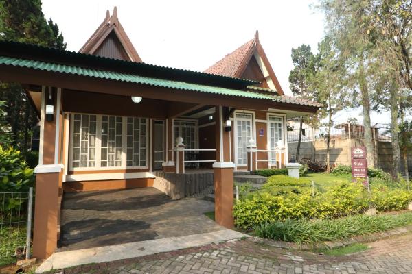 A la foto es mostra l'objecte Diyar Villas Puncak M6/12 situat a la ciutat de Puncak.