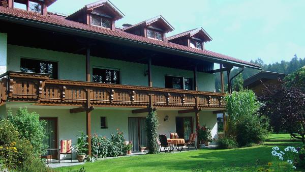 A la foto es mostra l'objecte Apartments Lettenmaier situat a la ciutat de Oberried.