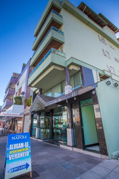 A la foto es mostra l'objecte Residencial Nápole situat a la ciutat de Torres.