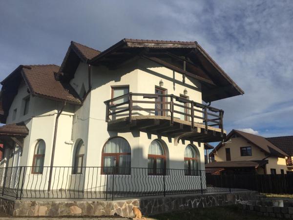 Na fotografii je vidět objekt Apartamet Ella nacházející se ve městě Râşnov.