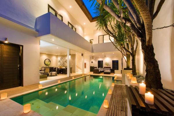 The Town House - Kuta