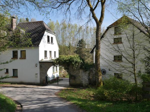 A la foto es mostra l'objecte Grünlasmühle situat a la ciutat de Ebnath.