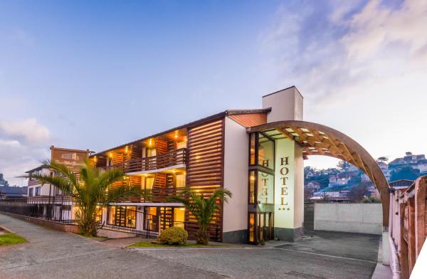 Nella foto è visibile l'oggetto Hotel Germania situato nella città di Puerto Varas.