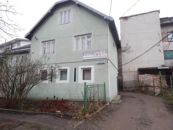 Na foto é possível ver o objeto Садиба Достаток localizado na cidade de Mateyevtsy.